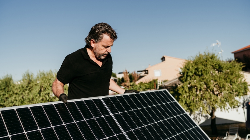 Fabrik Roboter Solarmodulfertigung