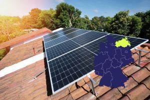 Photovoltaik-Module auf einem Dach in Mecklenburg-Vorpommern